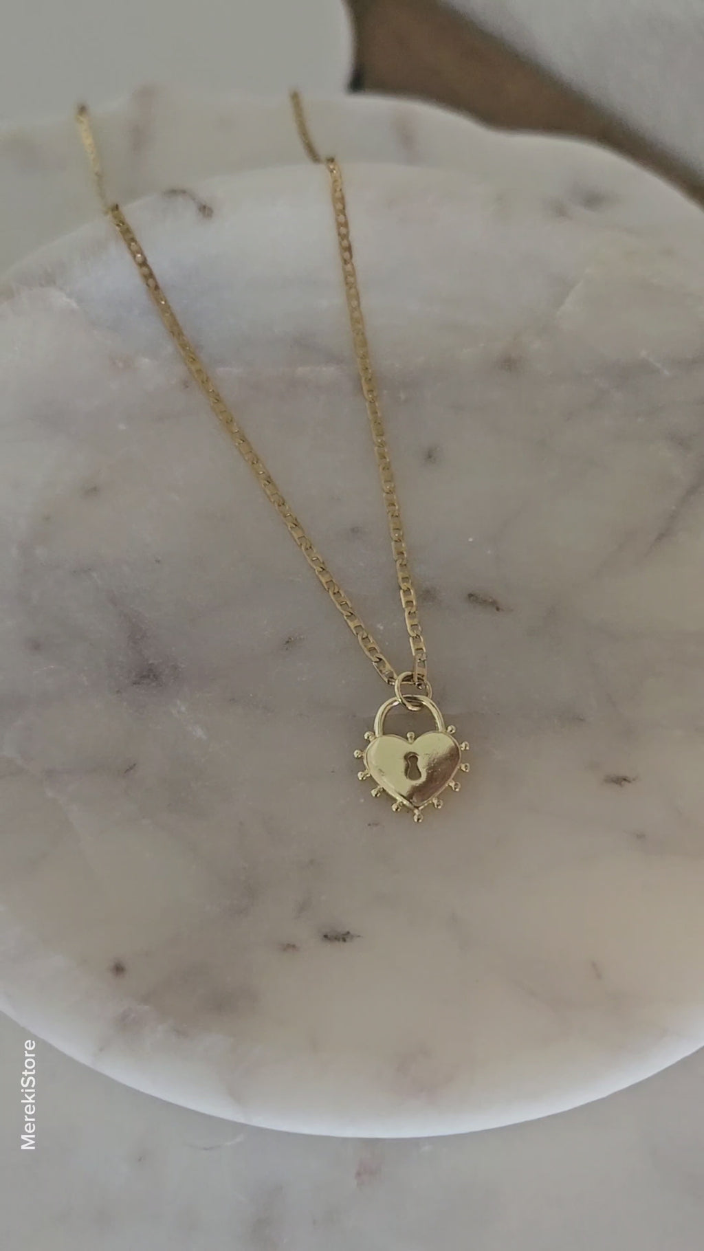 Captive Heart Chain